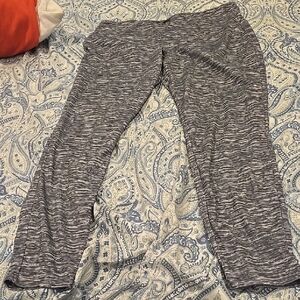 ❤️10/$20 Women's Gray Patterned Pants Leggings